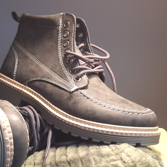 Soft leather gray boots. Men size 8.5 - 9. Casual street hiking biker unisex New - Picture 2 of 10